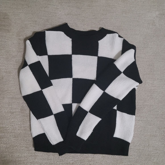 Sweater size small - Picture 1 of 1